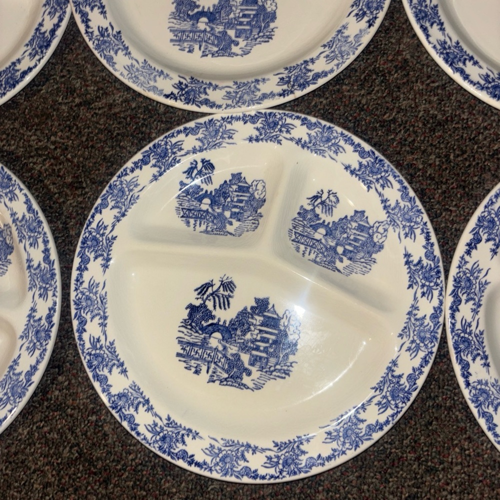 Blue Willow set of 6 Vintage Antique Plates
